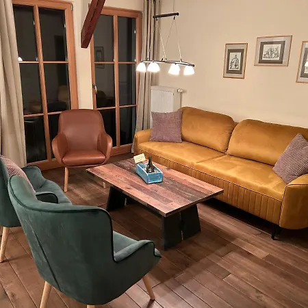 Ausonius Ноймаген-Дхрон